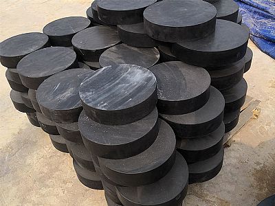 永泰县板式橡胶支座由若干层橡胶片与薄钢板经加压硫化